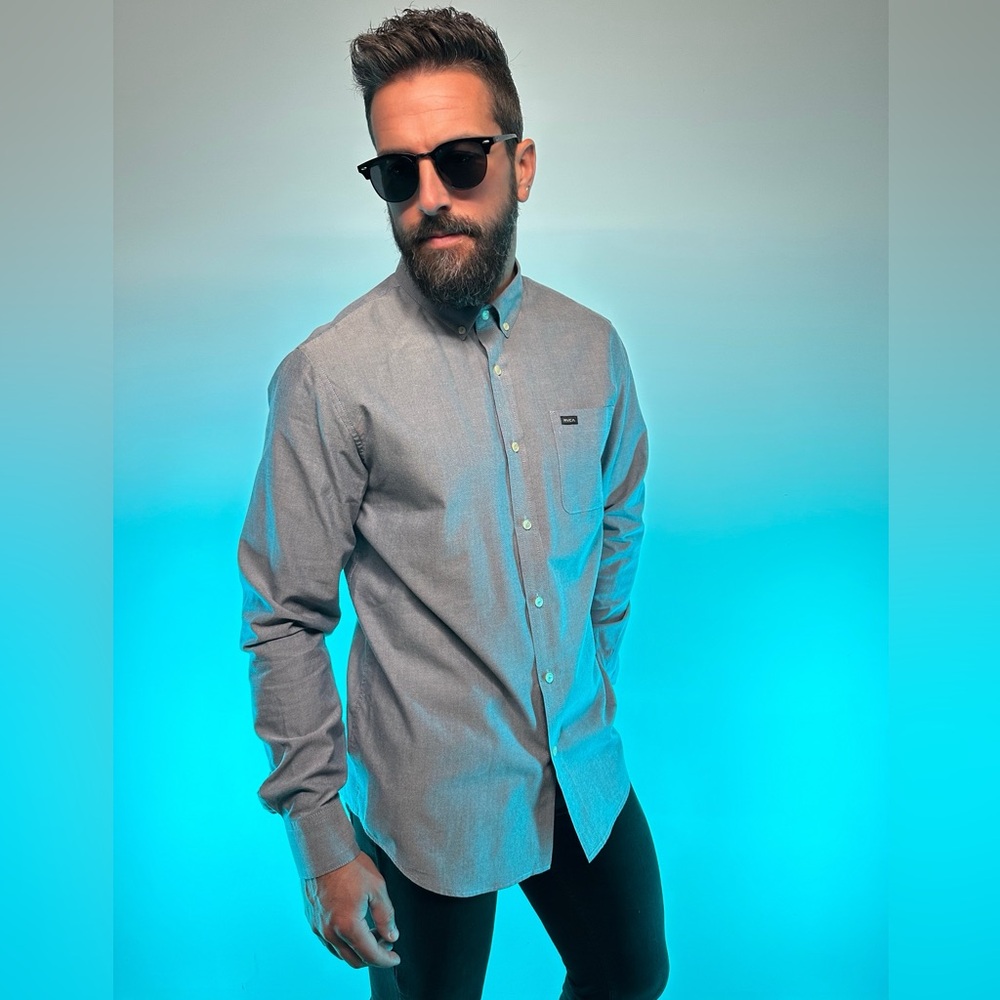 RVCA / Gray Button Down Dress Shirt / Large
